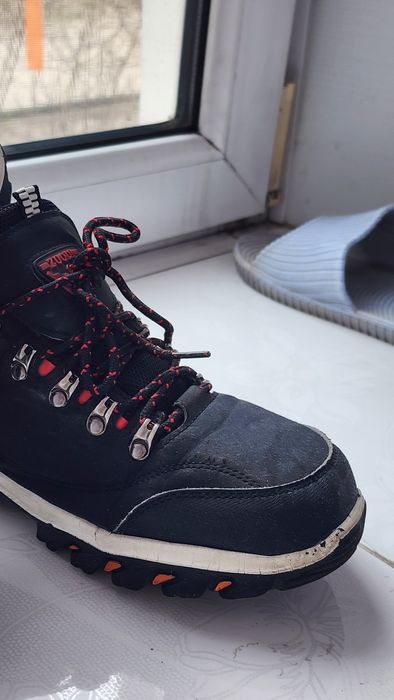 Кроссовки какие то