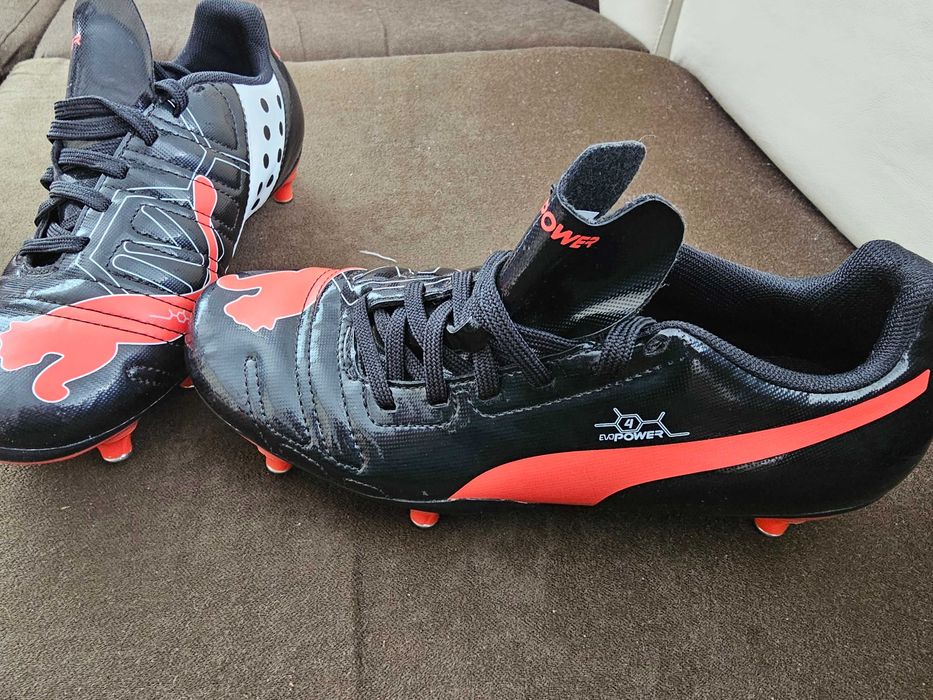 Детски бутонки за футбол