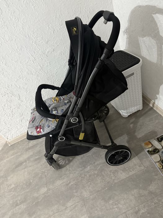 Продам коляску прогулочную