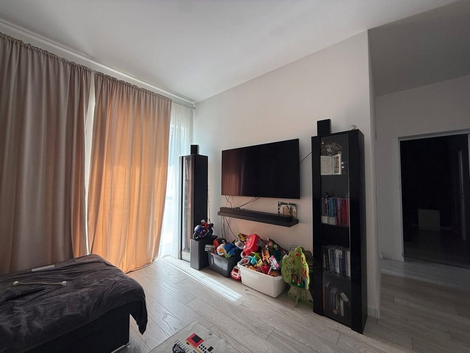 Proprietar - vand apartament