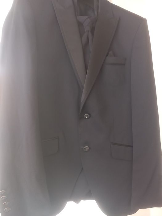 Официални мъжки костюми