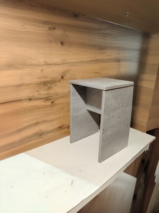 Табуретки, столы