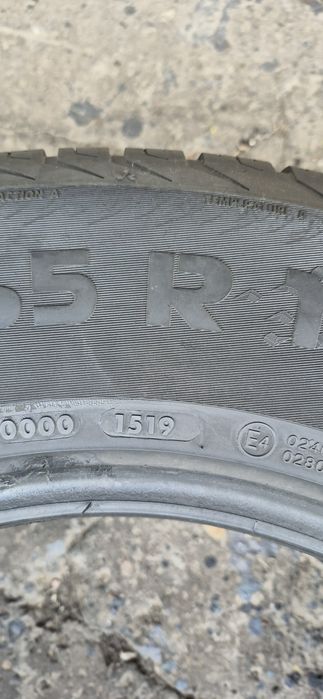 2 anvelope M+S Vredestein 245/65/17.Pretul este pe bucata.