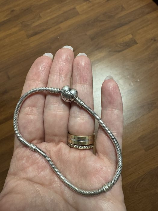 Bratara originala Pandora 21 cm cu 12 charmuri + lant de siguranta