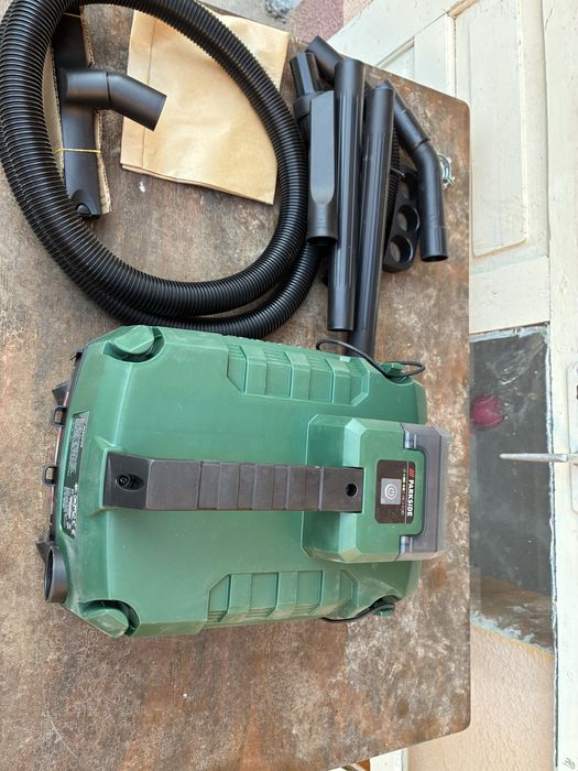 Aspirator pe acumulator Parkside
