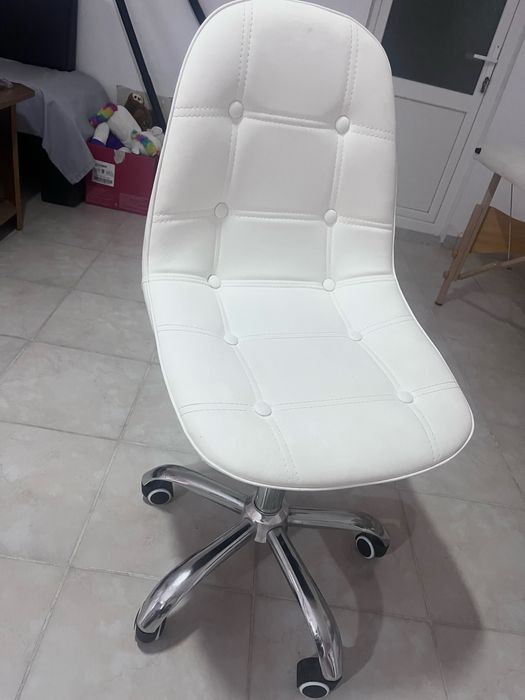 Set pat si scaun pentru cosmetică reglabile, din piele ecologica