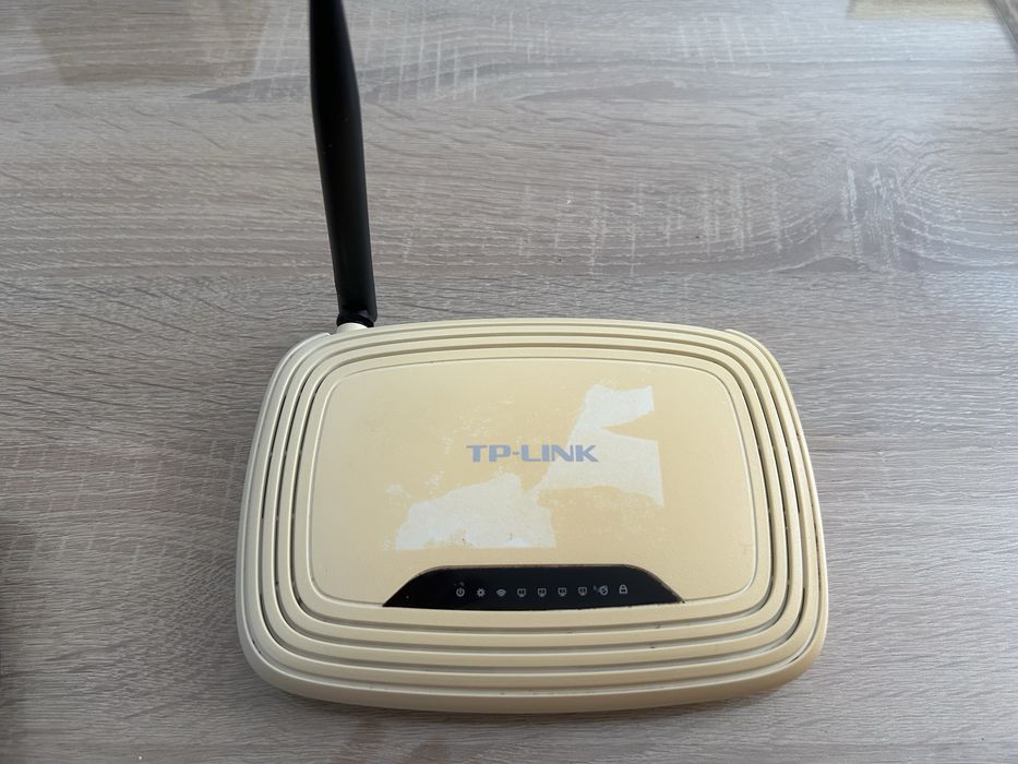 Безжичен рутер TP-Link TL-WR740N и колонки за компютър  Logitech