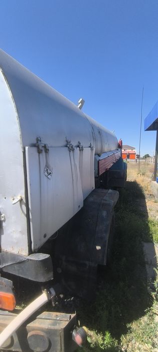 Газовоз ЗИЛ 130.