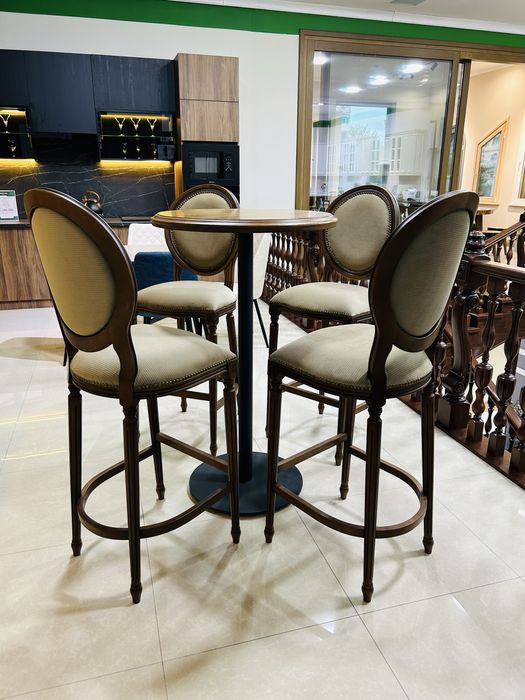 Английский стиль в вашем интерьере — барные стулья с характером