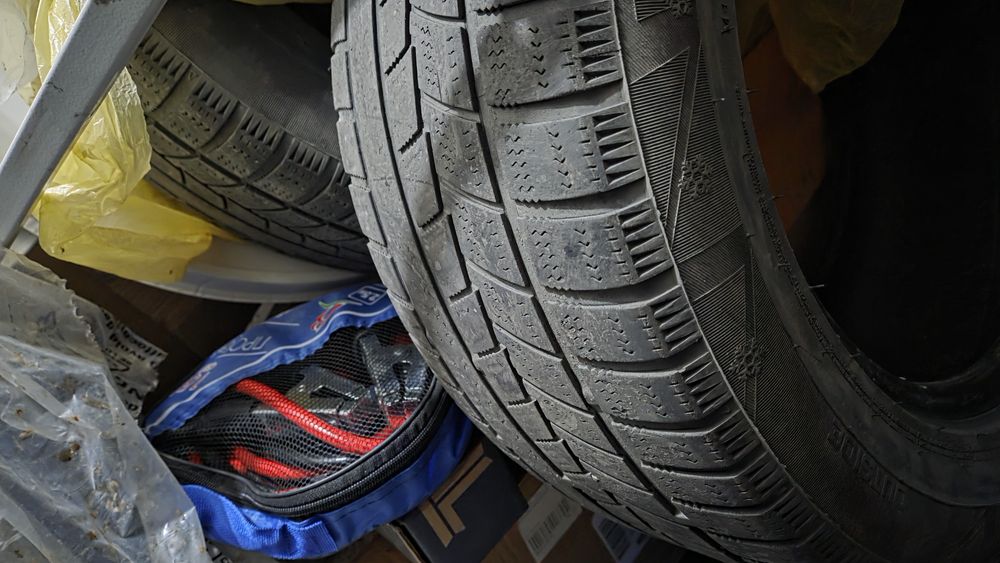 Продам 4 липучки