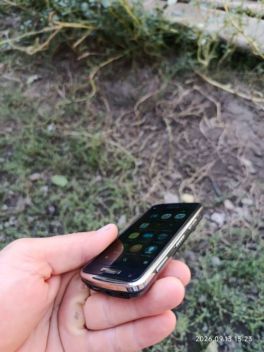Nokia c6-01 в хорошем состоянии