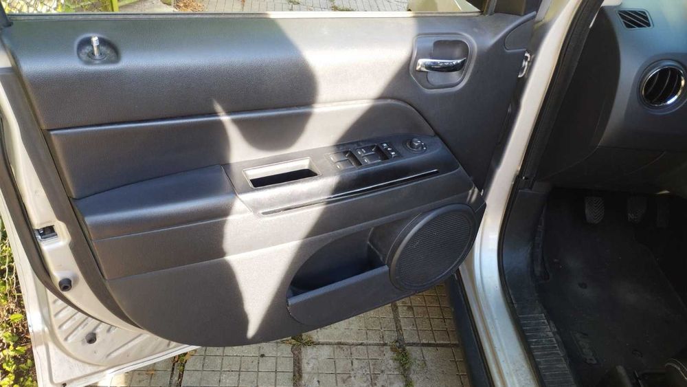 Jeep Compass 2.2 2011г на ЧАСТИ →