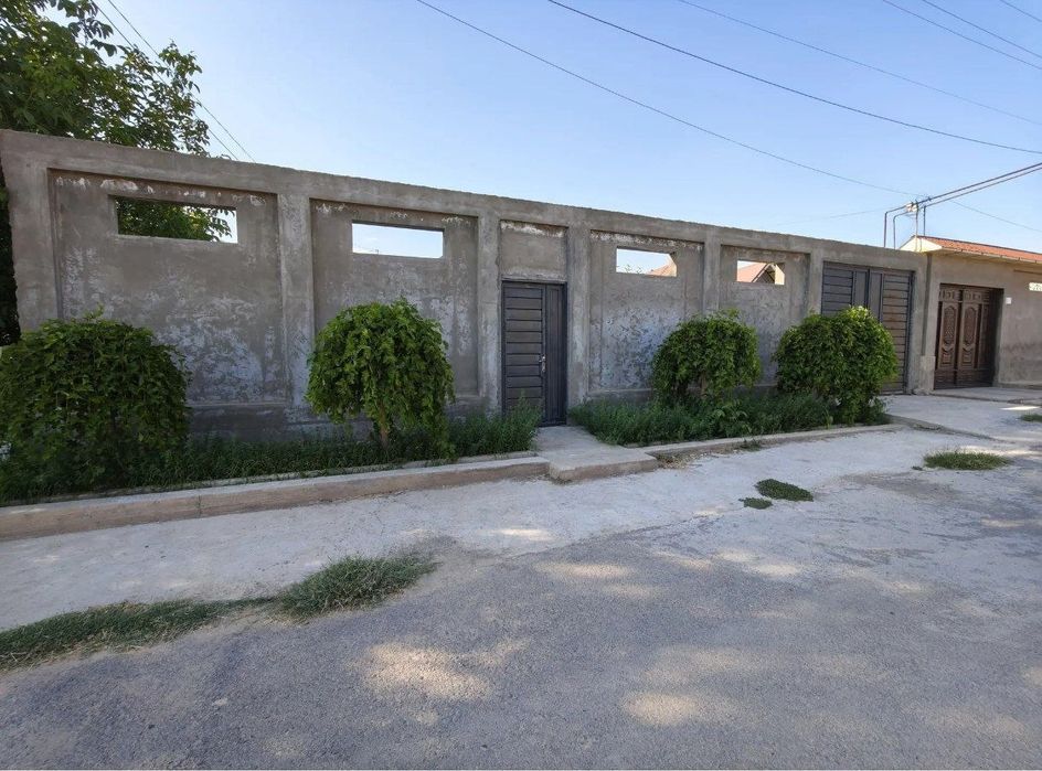 Uchqahramon G'ishtkoprikda hovli sotiladi 5.5 sotix