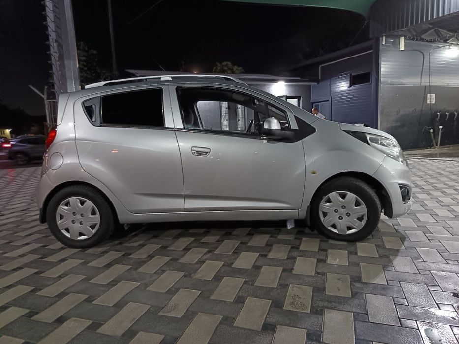 Продается Chevrolet Spark 2014 года