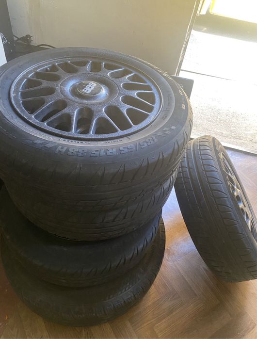 Vănd anvelope 185/65/R15 in stare foarte buna