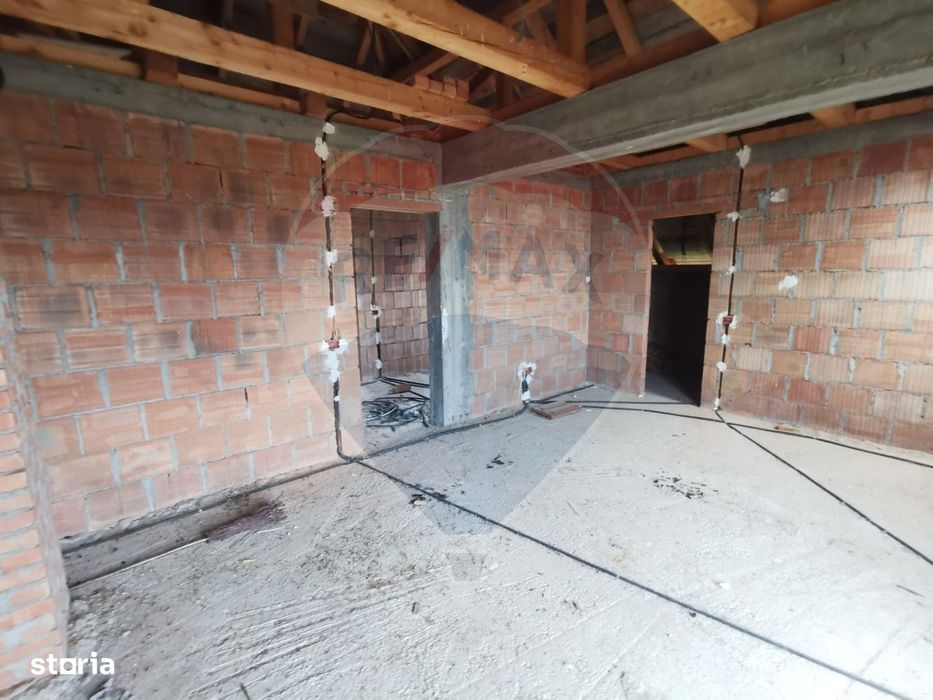 Casa noua de vanzare cu 6.400 mp teren in Copalnic Manastur