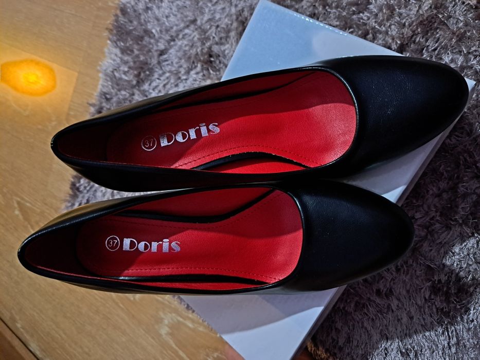 Нови обувки на токче