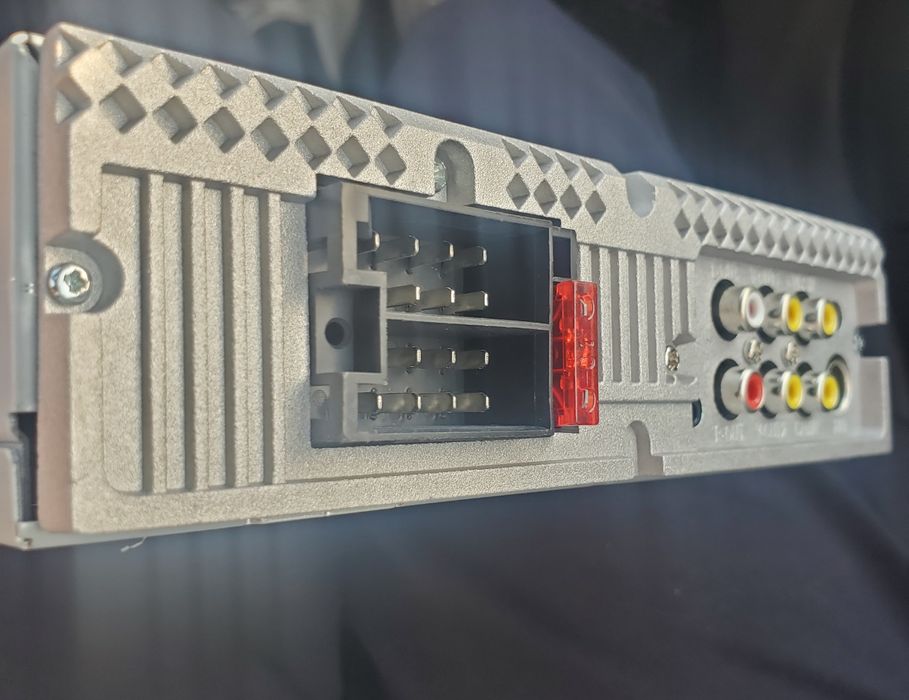 Продаётся магнитола Bluetooth новый