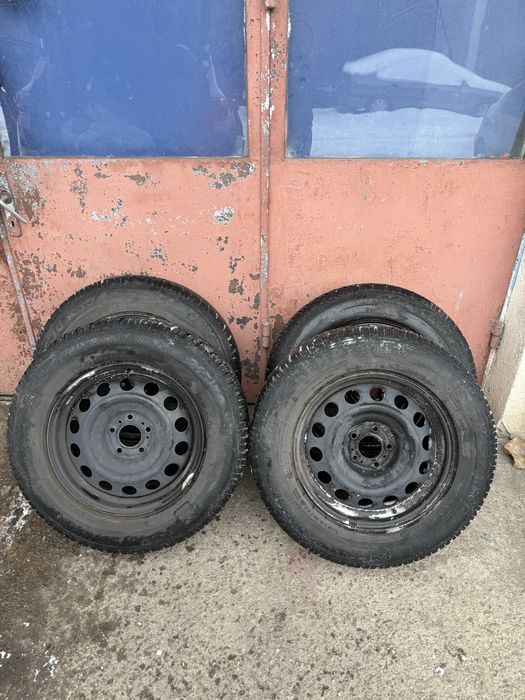 Set 4 roti jante tabla cu cauciucuri 215 70 R16