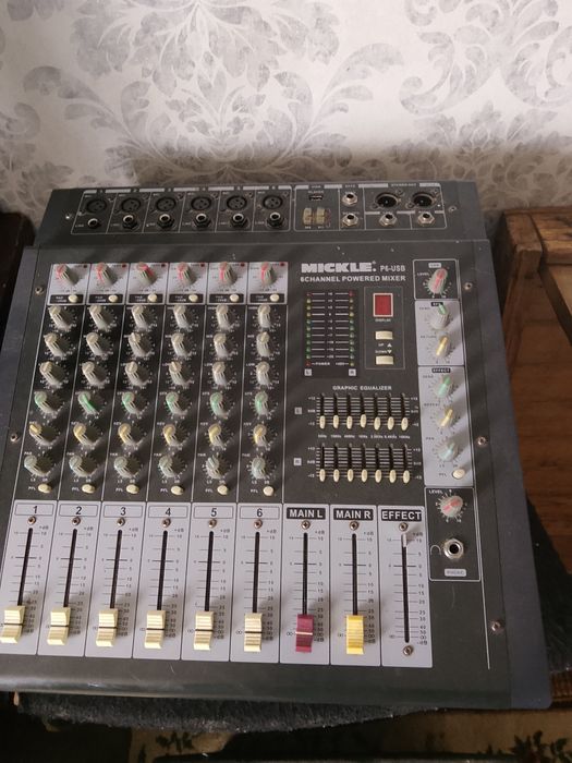 Колонка и пульт бар