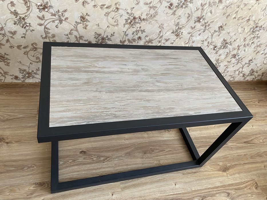 Стол для декора (письменный) хай тек