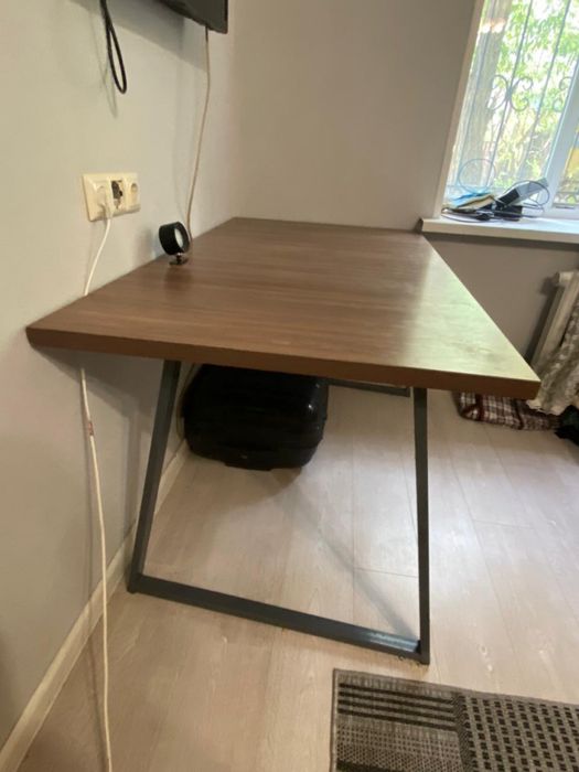 Гостиный стол продам