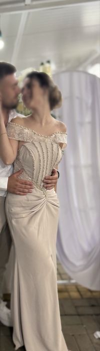 Официална рокля