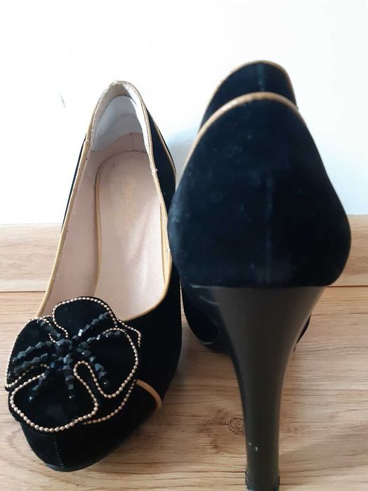 Pantofi negri eleganti