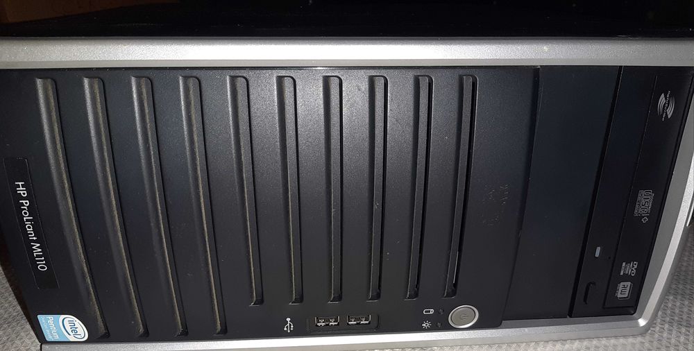 VINTAGE Server HP Proliant ML110