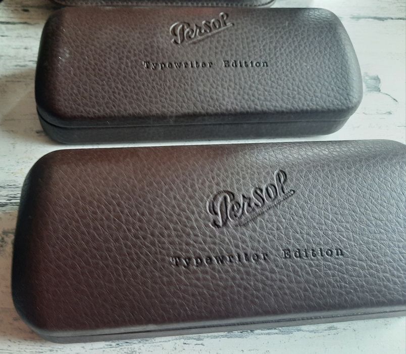 Луксозен кожен калъф за вашите очила Persol