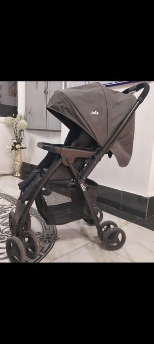 Продам прогулочную коляску Joie