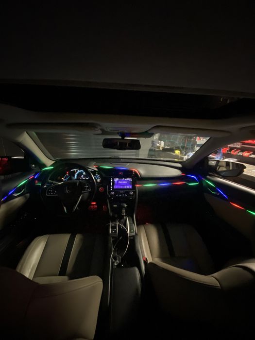 Montez lumini ambientale