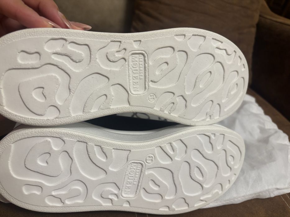 URGENT!Adidasi Alexander Mcqueen