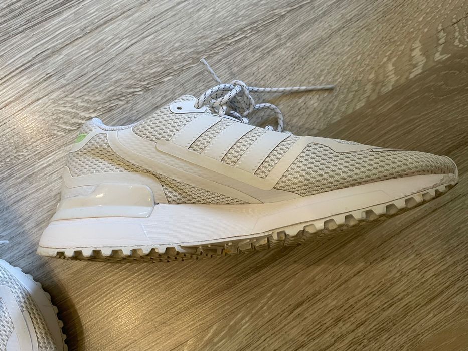 Д маратонки Adidas- ZX-750-HD