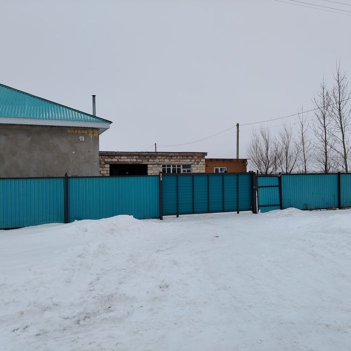 Частный дом,  теплица , сарай во дворе