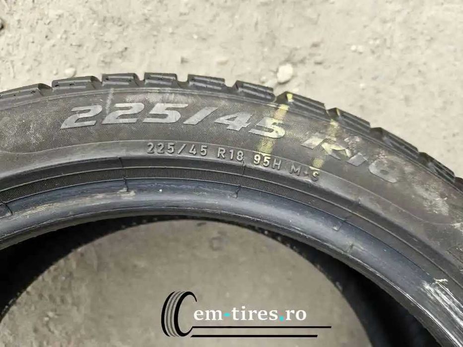 225/45 R18 • Iarna • Pirelli Sottozero 3 95H | 1 buc | Pret/buc