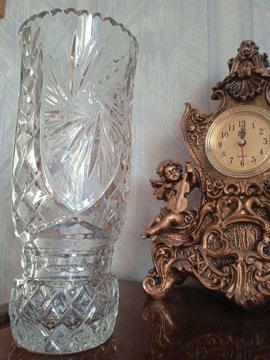 Продаю хрусталь вазы и прочее