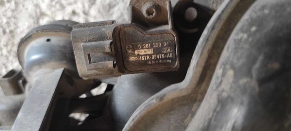 Продам впускной коллектор Мазда 6 gg 2.3