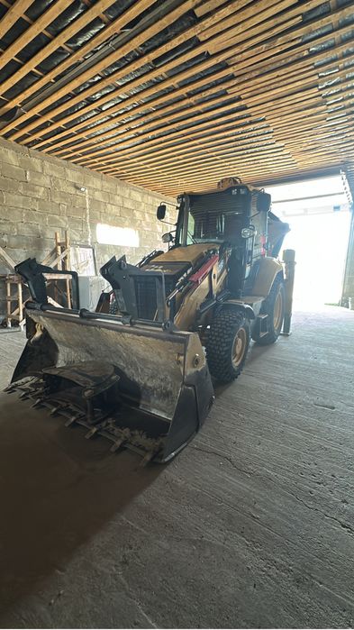 Экскаватор погрузчик Трактор 3в1, гидромолт, вила