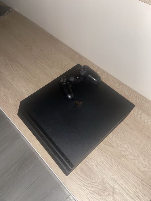 Playstation 4 pro. Ca nou.512gb+mai multe jocuri(descriere)