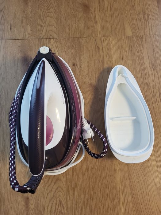 Statie de calcat PHILIPS PerfectCare Compact