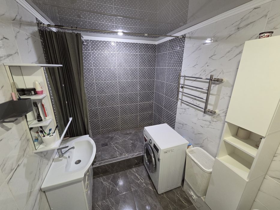Продам 2х комн квартиру, район Батыс 2.