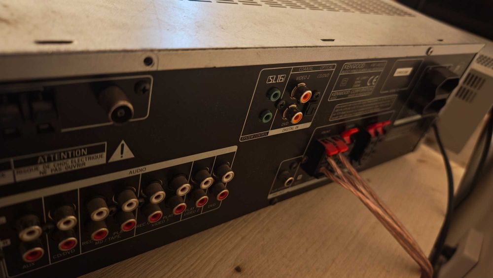 Продавам ресийвър kenwood  krf - v4070 d