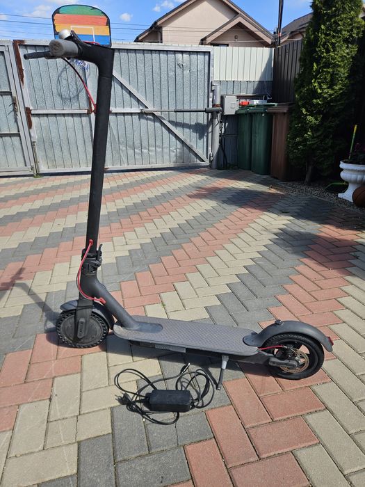 Vând trotineta electrica