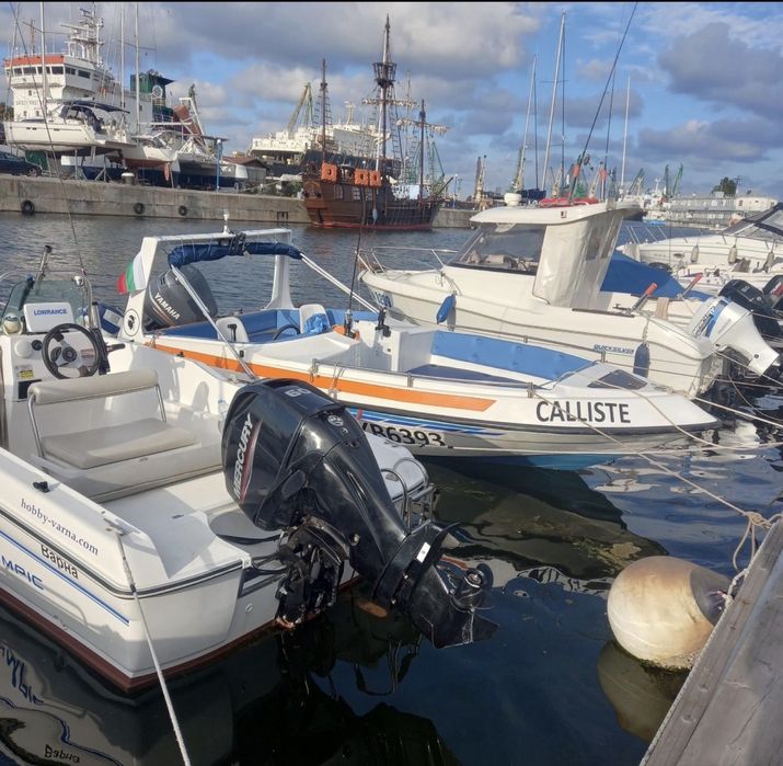 Лодка за Продажба