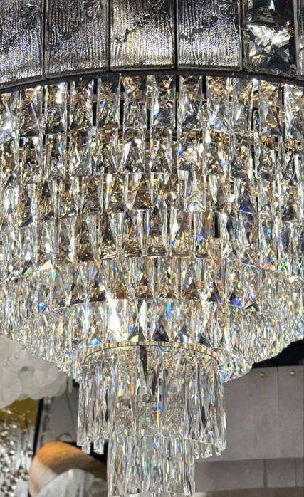 Новая Люстра срочно