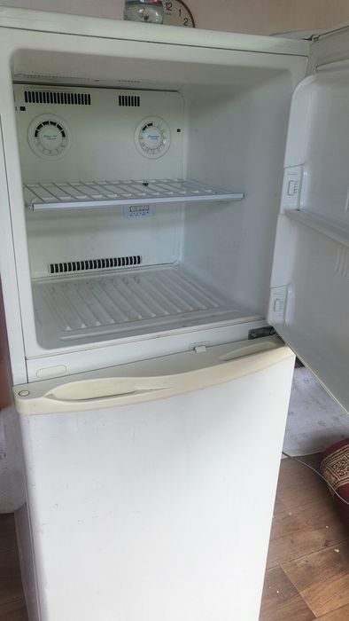 Холодильник сатылады