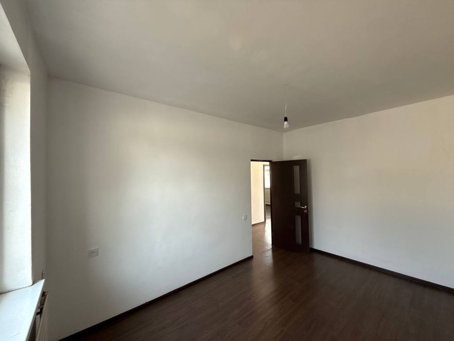 Uy sotiladi Yangyol tumani Gulbahor