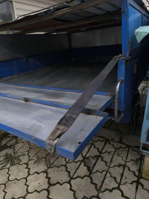 Продам автомобильный прицеп усиленный.