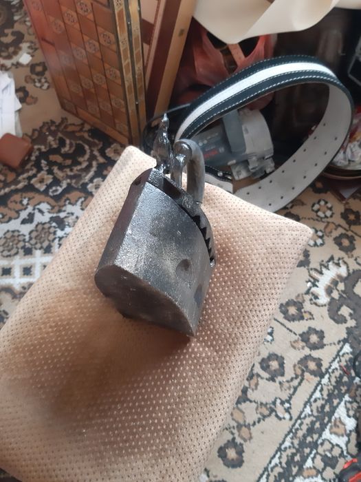 Старовремска ютия на.жар от едно време